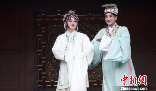 電影《笑里藏刀》劇照。 鐘欣 攝