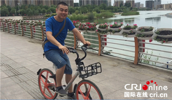 圖片默認標題_fororder_04新疆庫爾勒 共享單車成為人們的出行選擇_副本1