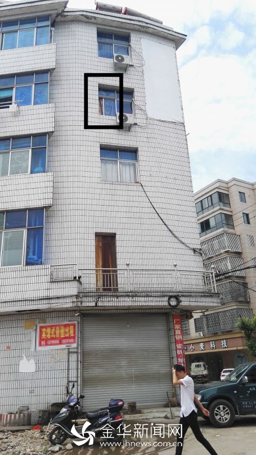 昨天發生的驚險一幕,小女孩所處的位置