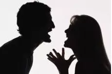 男子陪妻戰勝癌癥病魔 被妻罵