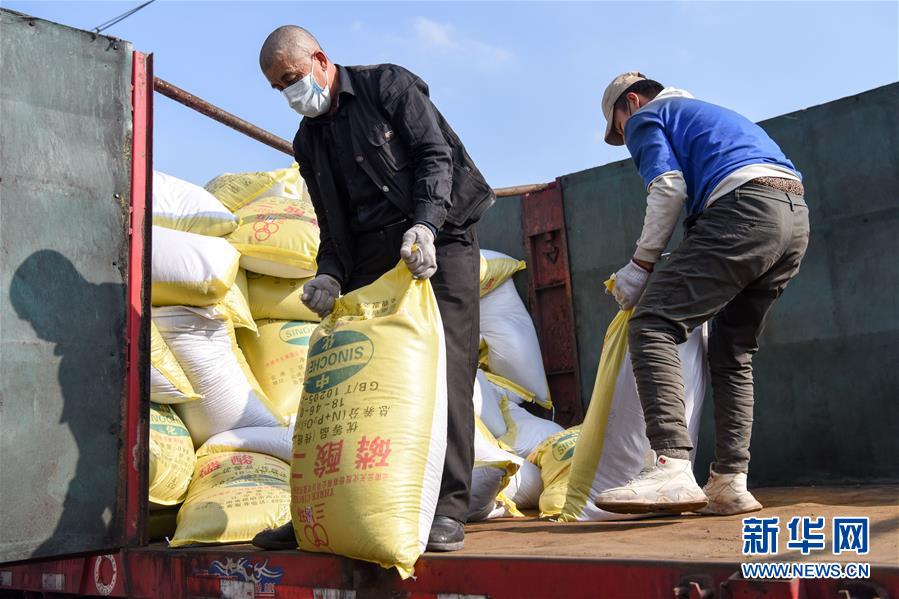 (經濟)(1)新疆:春耕備耕忙